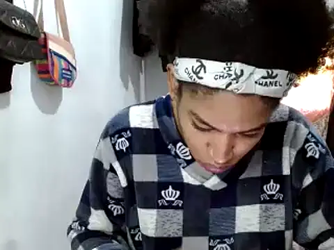 Snapshot of miriam775 chatting on March 2025 02:23:01 PM miriam775 online show from March 2025 02:23:01 PM