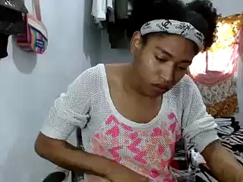 Snapshot of miriam775 chatting on March 2025 04:40:02 PM miriam775 online show from March 2025 04:40:02 PM