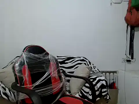 Snapshot of miriam775 chatting on January 2026 02:01:02 PM miriam775 online show from January 2026 02:01:02 PM