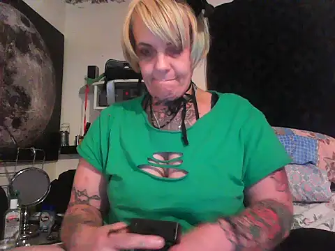 Hunniebunnie78 online show from June 2026 06:48:02 AM