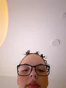 Jujuicy 97 online show from March 2026 10:37:01 AM