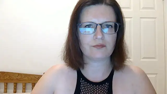 CrimsonMistress online show from December 2025 10:07:02 PM