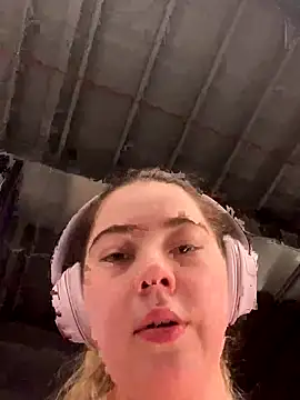 brooklynivy online show from October 2025 11:40:02 AM