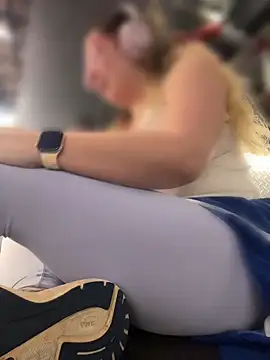 brooklynivy online show from April 2026 12:22:02 PM