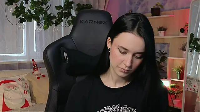 KiraLiLime online show from February 2025 09:32:02 AM