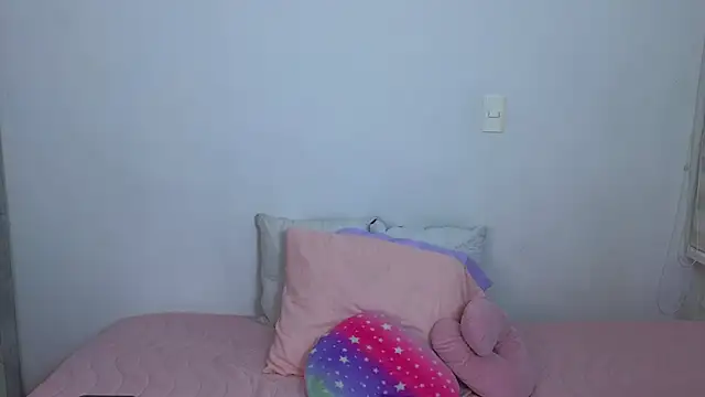 Snapshot of Lorenne_Miller chatting on January 2025 12:28:01 AM Lorenne Miller online show from January 2025 12:28:01 AM