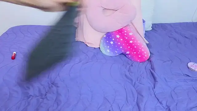 Snapshot of Lorenne_Miller chatting on January 2025 12:26:02 AM Lorenne Miller online show from January 2025 12:26:02 AM