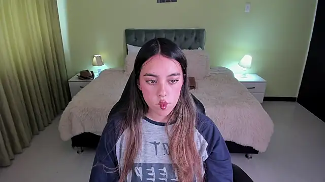  Charlotte evans 1 online show from July 2026 08:03:01 PM