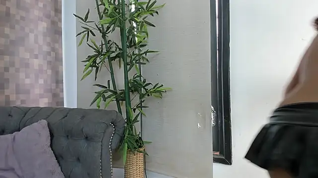 nataly velez online show from October 2025 01:59:02 PM