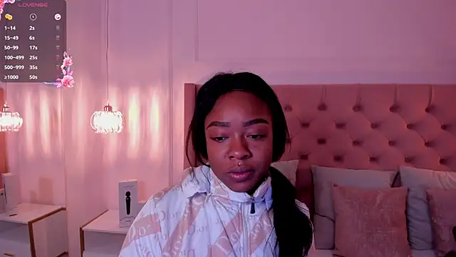 mia schwarz online show from January 2025 11:45:02 AM