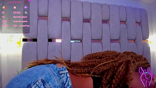 mia schwarz online show from February 2025 01:41:01 PM