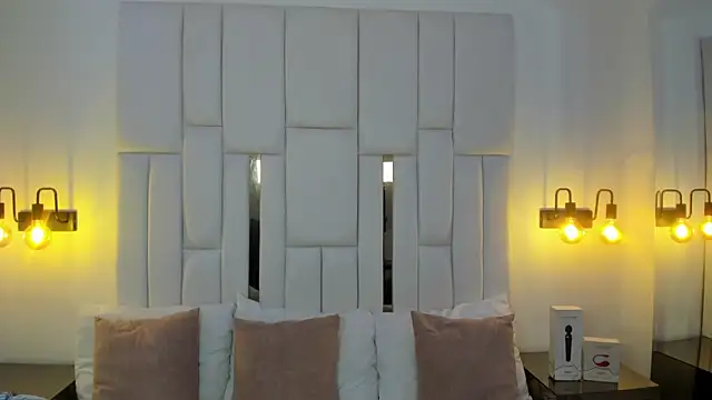 mia schwarz online show from September 2025 05:02:01 PM