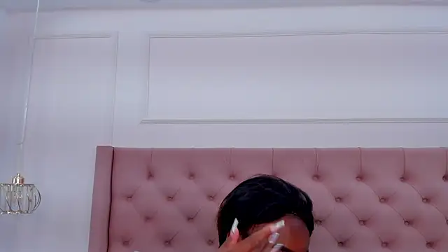 mia schwarz online show from September 2025 04:51:02 PM