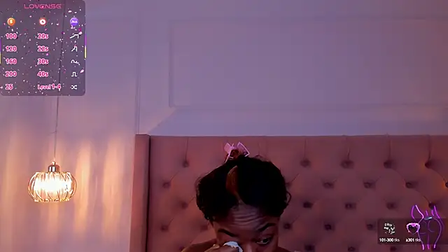 mia schwarz online show from September 2025 11:46:02 AM