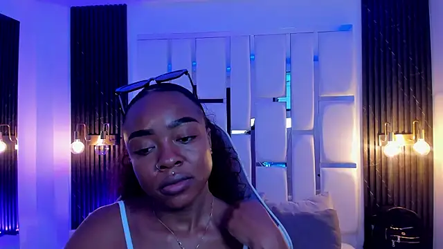 mia schwarz online show from November 2025 09:48:02 PM