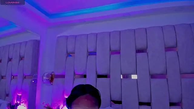 mia schwarz online show from March 2026 09:40:02 PM