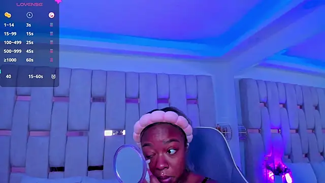 mia schwarz online show from April 2026 07:51:02 PM