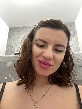 Snapshot of MayaMR chatting on February 2025 02:14:01 AM MayaMR online show from February 2025 02:14:01 AM