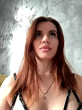 Snapshot of MayaMR chatting on September 2025 07:12:02 AM MayaMR online show from September 2025 07:12:02 AM