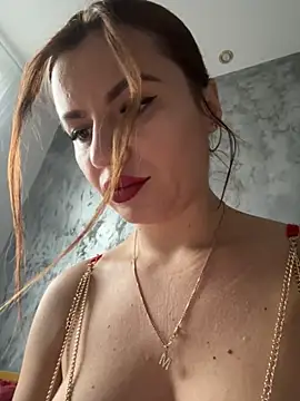 Snapshot of MayaMR chatting on October 2025 08:33:01 AM MayaMR online show from October 2025 08:33:01 AM