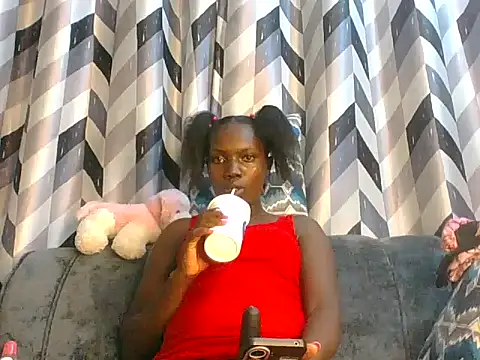 Snapshot of Slimthick900 chatting on March 2025 02:37:02 PM Slimthick900 online show from March 2025 02:37:02 PM