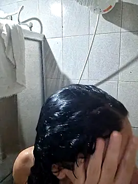 Snapshot of Sweet-diamondxxx chatting on December 2025 05:42:02 PM Sweet-diamondxxx online show from December 2025 05:42:02 PM