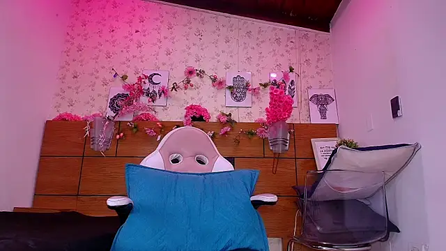 Snapshot of aisha_sh chatting on September 2025 11:55:02 AM aisha sh online show from September 2025 11:55:02 AM