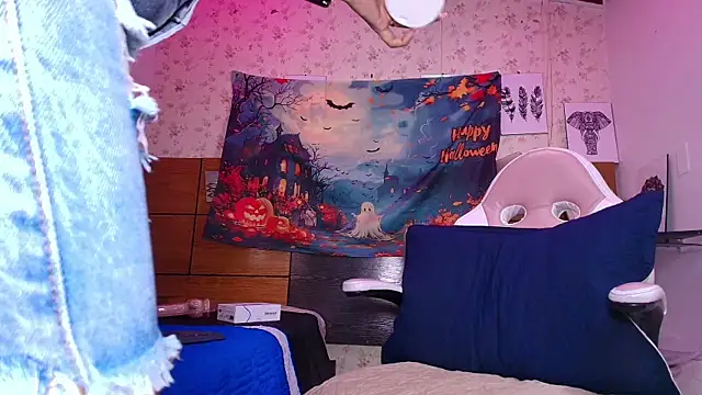 Snapshot of aisha_sh chatting on October 2025 12:05:01 PM aisha sh online show from October 2025 12:05:01 PM