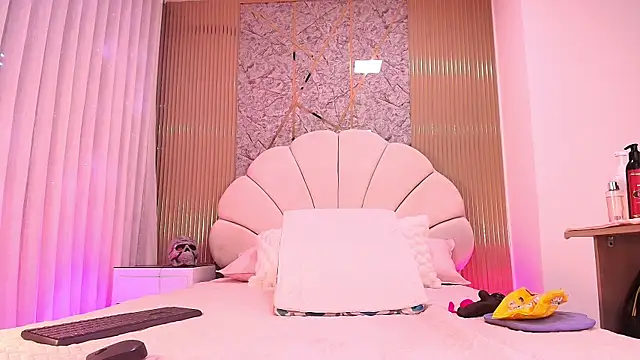 Snapshot of aisha_sh chatting on October 2025 12:06:01 PM aisha sh online show from October 2025 12:06:01 PM