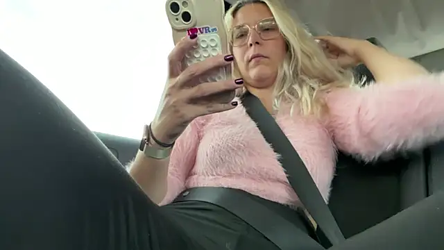 EmyLana online show from October 2025 09:11:01 AM