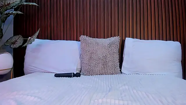 alisson 81 online show from October 2025 07:42:02 PM