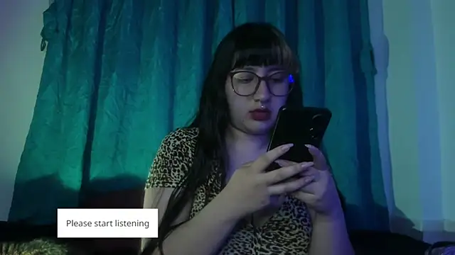 larissa01  online show from December 2025 12:04:01 AM