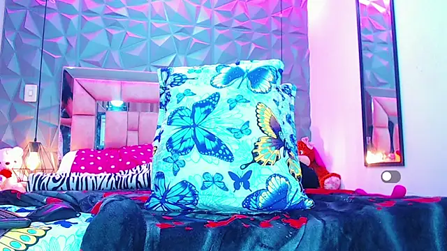 Snapshot of Doll_IvannaTs chatting on December 2024 02:20:01 AM Doll IvannaTs online show from December 2024 02:20:01 AM