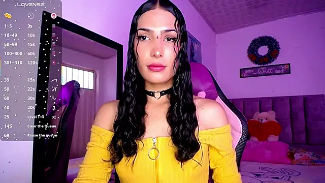 Lanna hott  online show from July 2026 06:56:02 PM