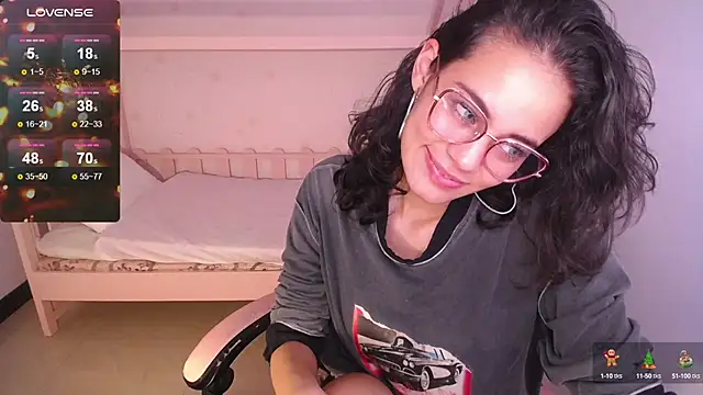 Snapshot of Tyna_ch chatting on December 2024 11:32:01 PM Tyna ch online show from December 2024 11:32:01 PM