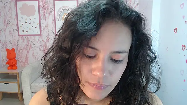 Snapshot of Tyna_ch chatting on February 2025 04:31:01 PM Tyna ch online show from February 2025 04:31:01 PM