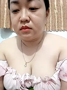 VyOanh2K online show from October 2025 01:51:01 PM