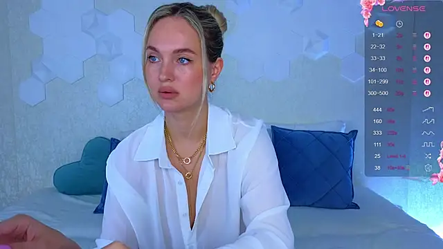 Lynna Sparks online show from September 2025 03:39:02 AM