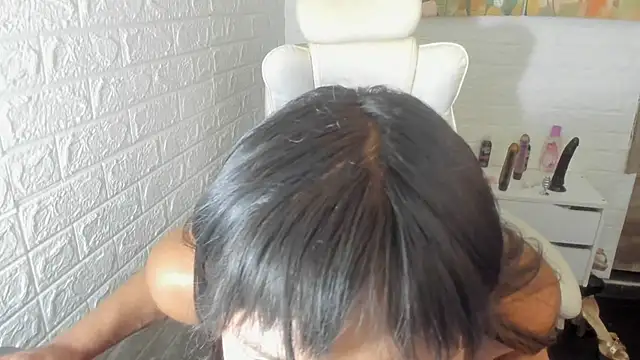 Snapshot of Aura_love69 chatting on March 2025 10:28:02 AM Aura love69 online show from March 2025 10:28:02 AM