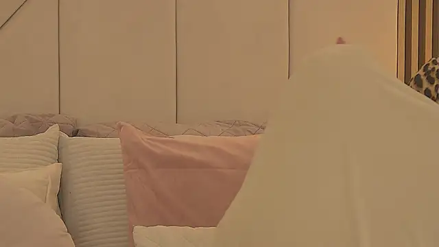 Snapshot of Blanche_Summer chatting on February 2026 01:55:01 PM Blanche Summer online show from February 2026 01:55:01 PM