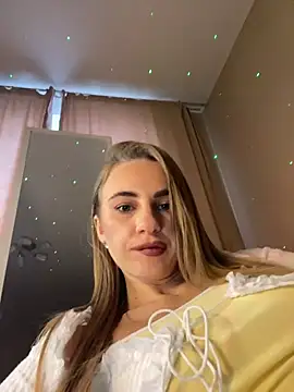 GraceTorrez online show from October 2025 04:45:02 AM