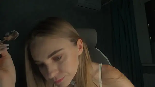 GraceTorrez online show from December 2025 04:46:01 PM