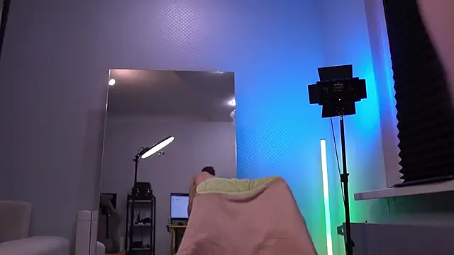 Bruno Banani online show from November 2025 04:19:02 PM