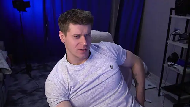 Bruno Banani online show from November 2025 03:59:01 PM