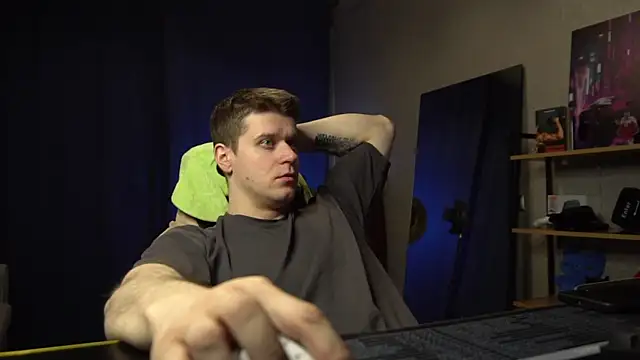 Bruno Banani online show from April 2026 07:25:02 PM