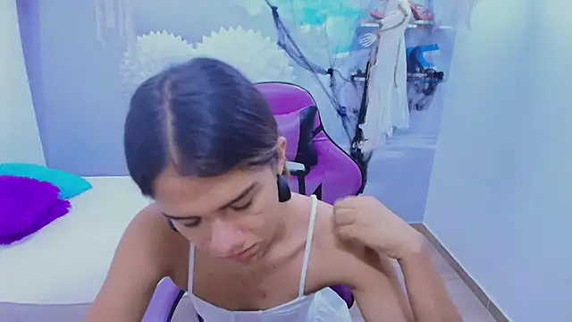 Snapshot of DEMI_LEED chatting on November 2025 12:29:02 PM DEMI LEED online show from November 2025 12:29:02 PM