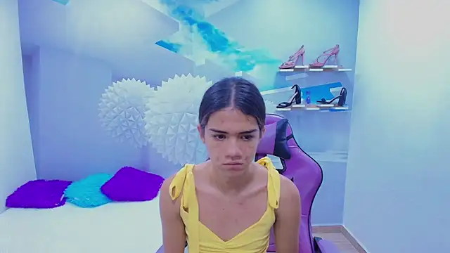 Snapshot of DEMI_LEED chatting on November 2025 12:38:01 PM DEMI LEED online show from November 2025 12:38:01 PM