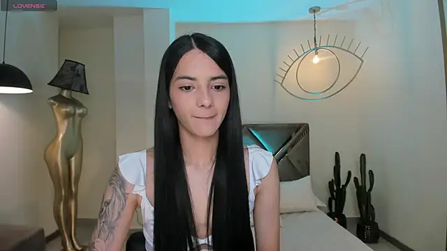 HannahJamesX online show from December 2024 06:11:01 PM