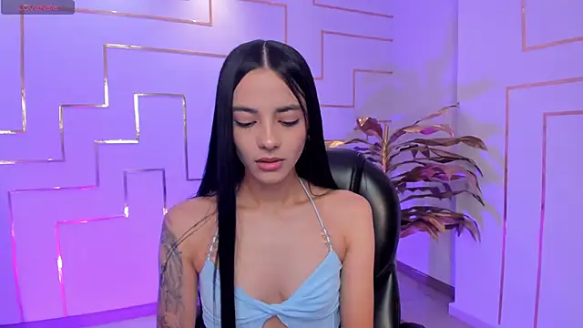 HannahJamesX online show from September 2025 05:45:01 PM