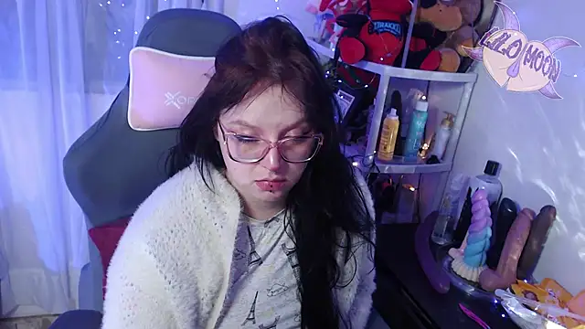 Snapshot of LiloMoon69 chatting on March 2025 03:34:02 AM LiloMoon69 online show from March 2025 03:34:02 AM